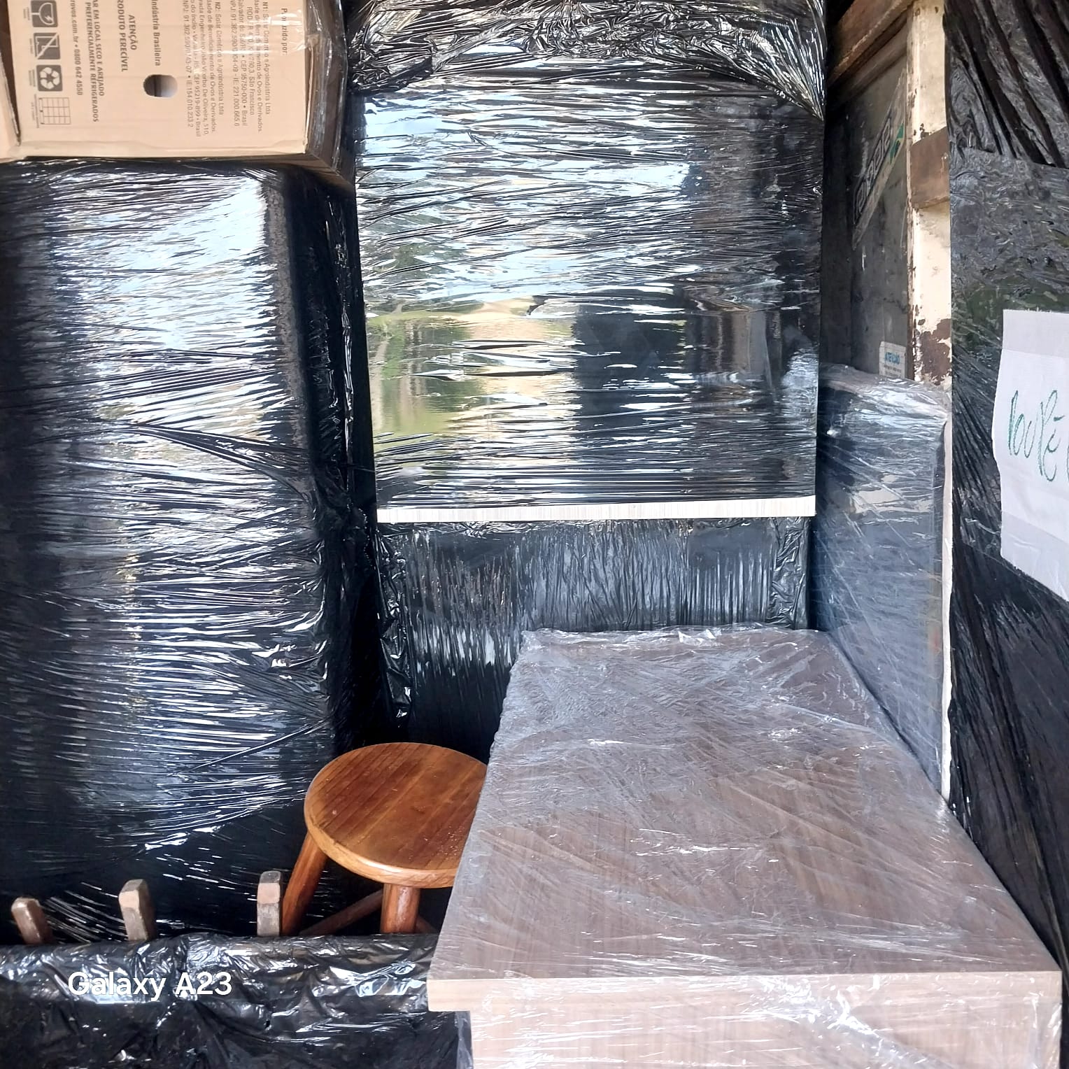 Volumes protegidos no interior do veículo